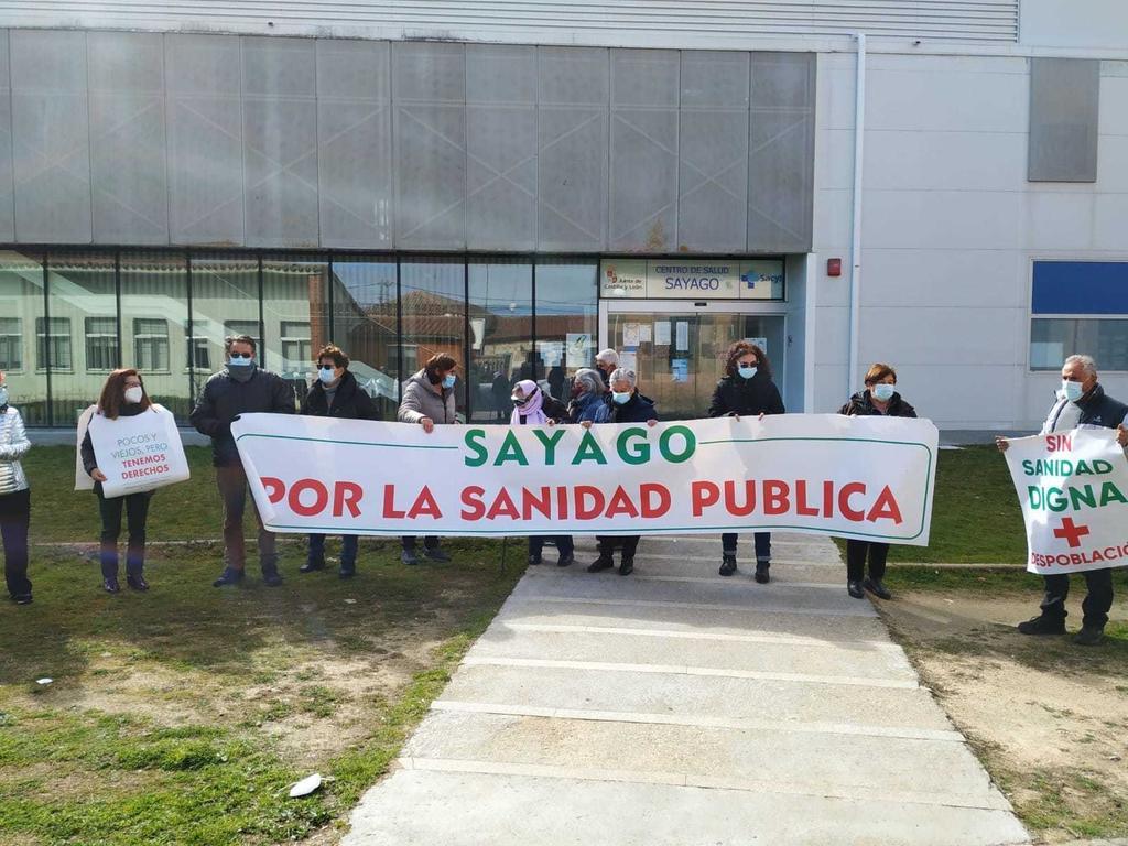Nueva protesta a las puertas del centro de salud de Bermillo de Sayago