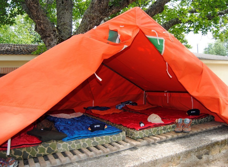Tienda en el campamento de San Pedro de las Herrerías