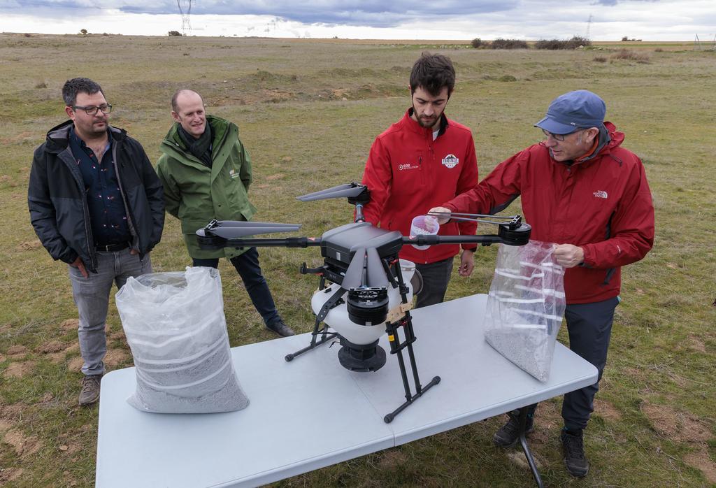 Iberdrola presenta en Zamora al dron reforestador II