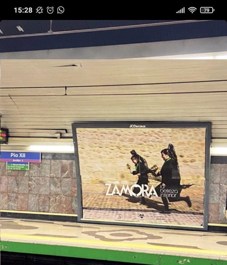 Promoción de la Semana Santa de Zamora en el metro de Madrid. Fotografía: LTT en el grupo de Facebook Somos Zamora