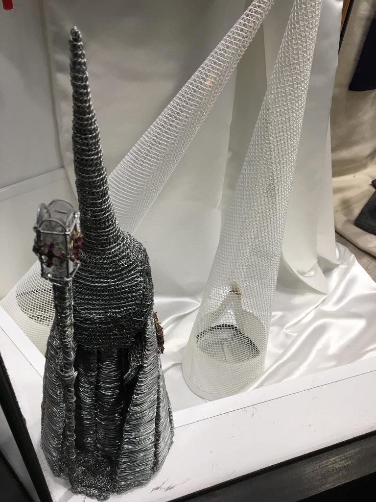Cofrade artesanal realizado en malla