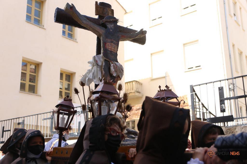 procesión de las Capas Pardas de los alumnos de la Medalla Milagrosa