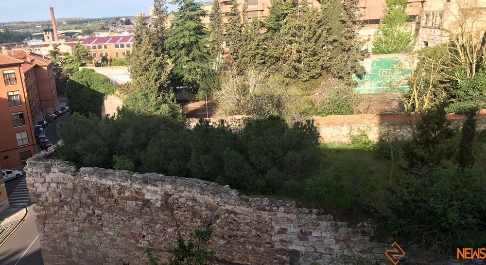 finca junto muralla