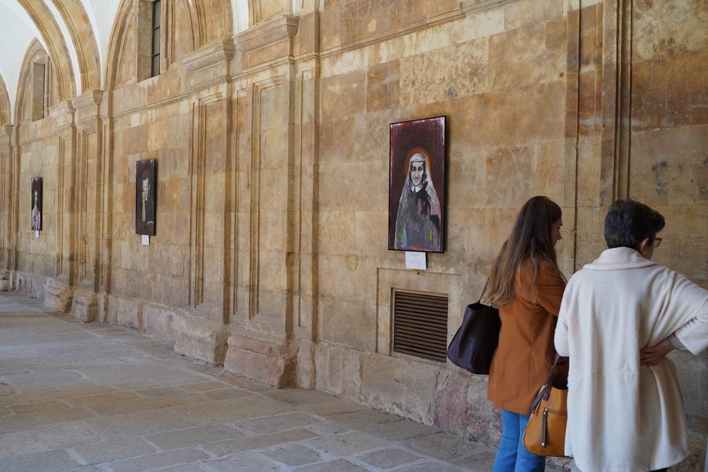 Exposición "Mysterium" en el Claustro Barroco de la UPSA, en Salamanca