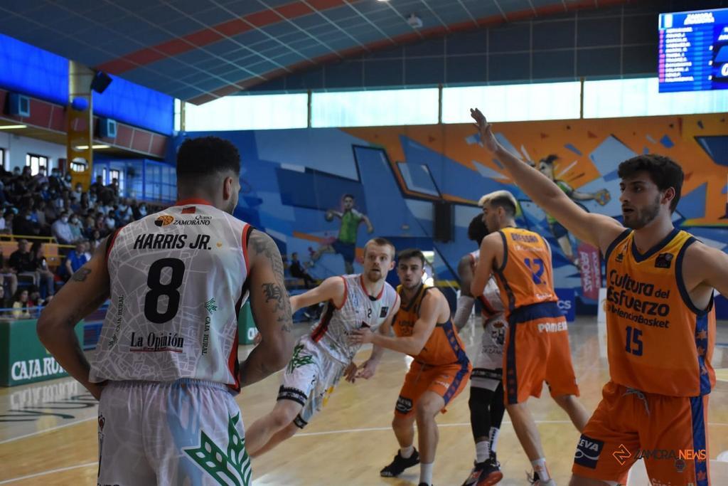 Vuelta de Cuartos de final del Play Off de ascenso a LEB ORO entre el CB Zamora y el Valencia Basket