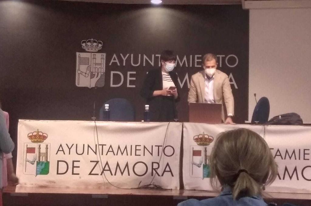 Carlos Ochoa y la nutricionista Noelia Rodríguez