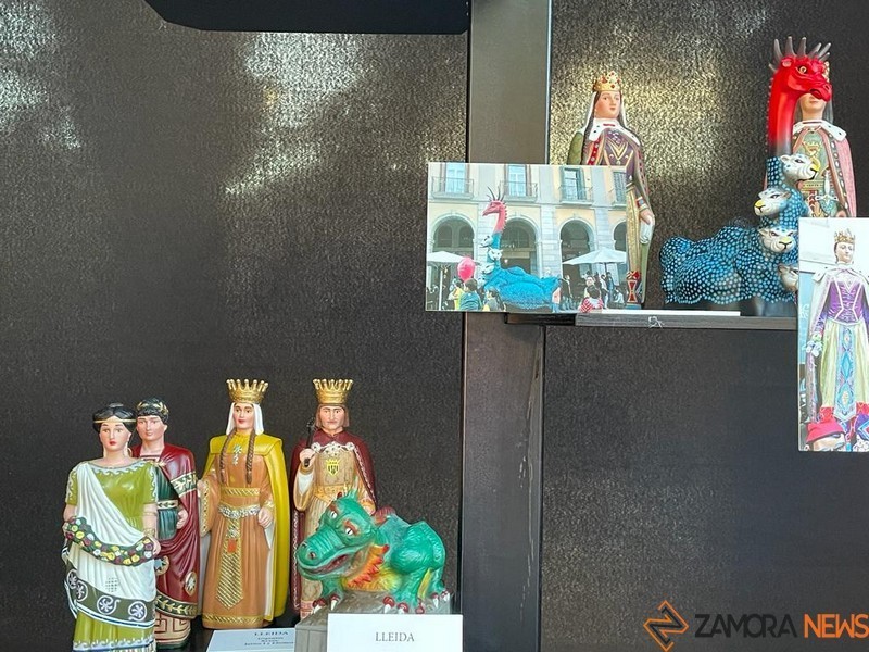 Exposición figuras (2)