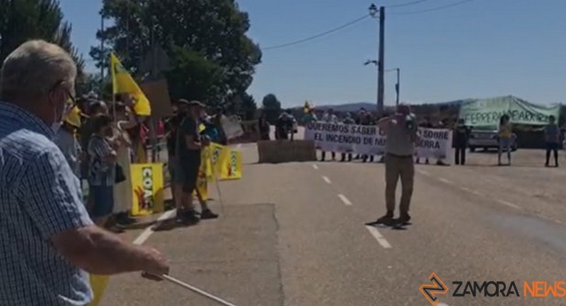 José Manuel Soto, de COAG Zamora, con el megáfono
