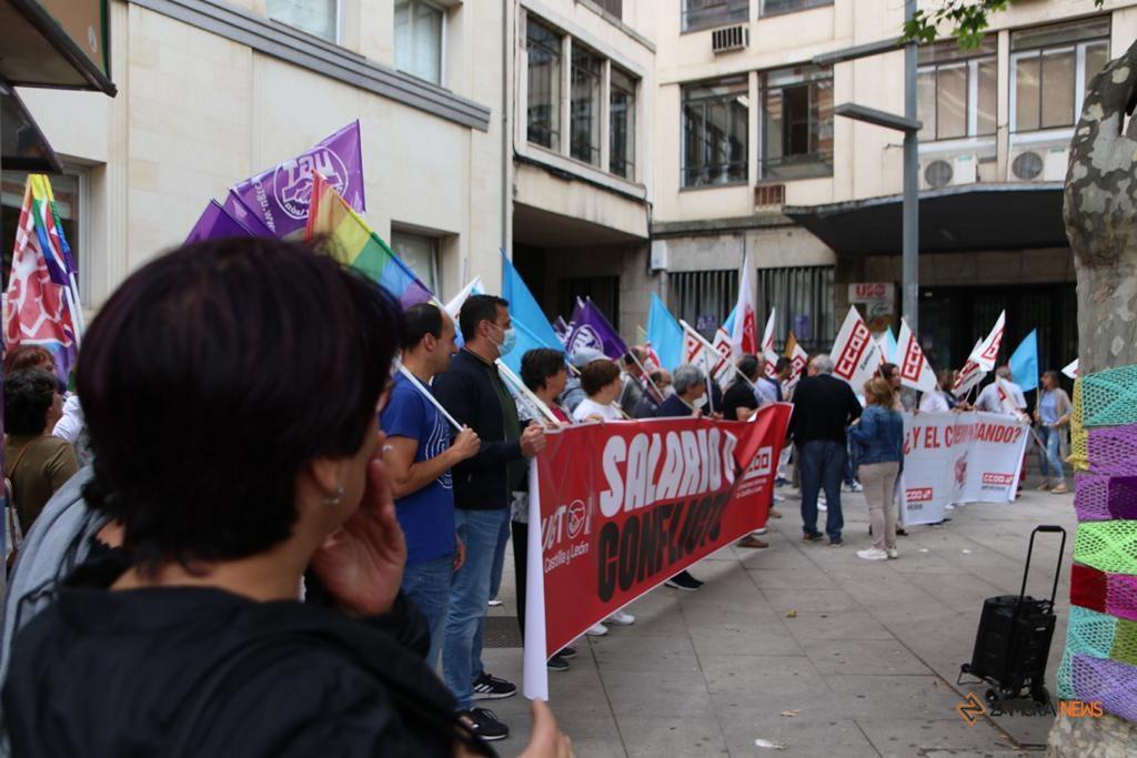 CCOO y UGT Zamora en la protesta contra la patronal CEOE CEPYME