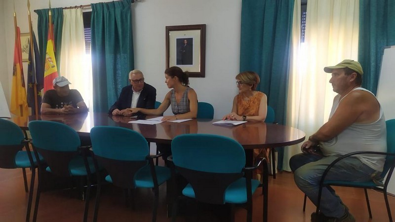 Reunión de la delegada con el alcalde de Alcañices