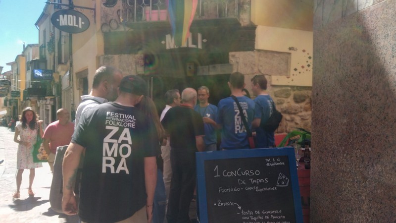 "Folcloristas" en Los Herreros