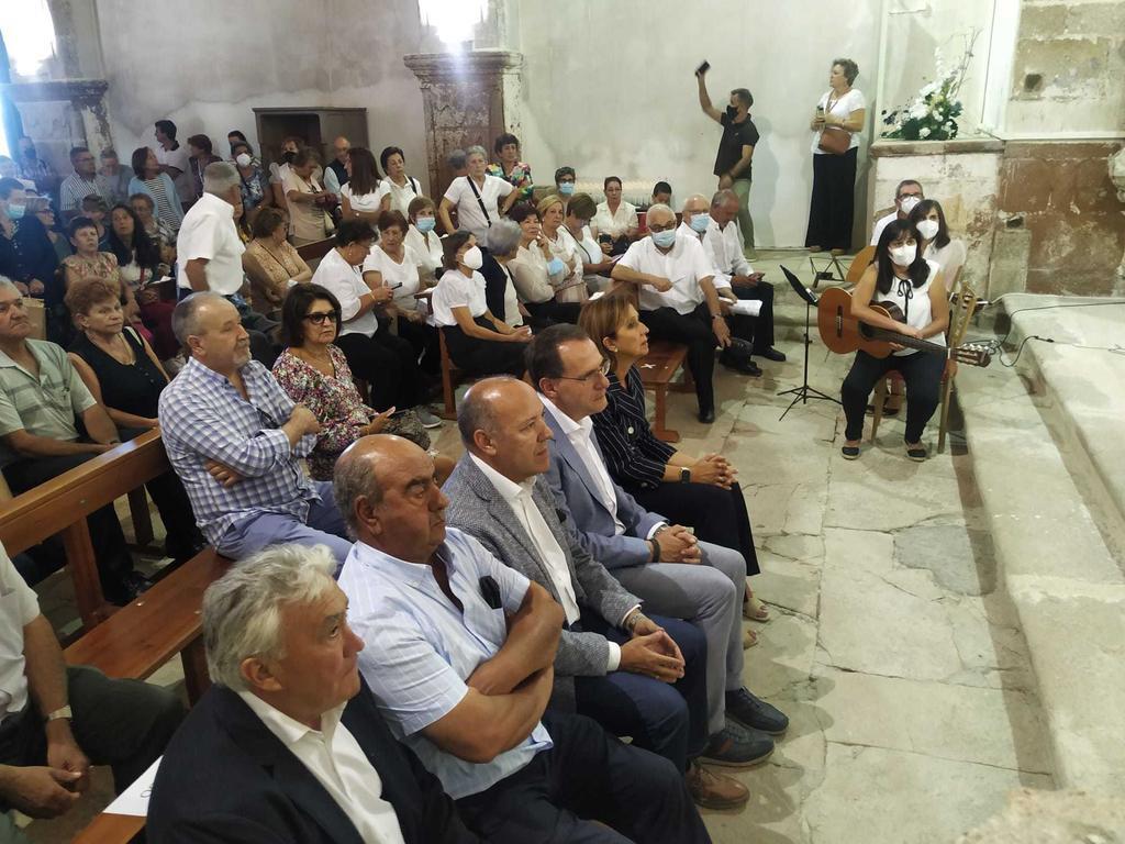 Autoridades en la Gran Misa por el Día de la Comarca celebrada en la ermita de Gracia. Fotografía: CEDIDA
