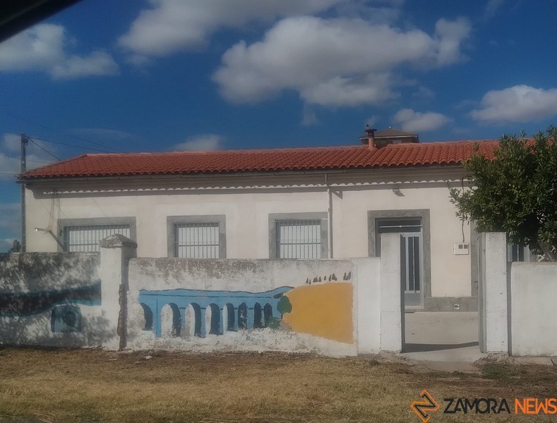 Escuelas viejas de Granja de Moreruela, ahora local de la Asociación Cultural del pueblo