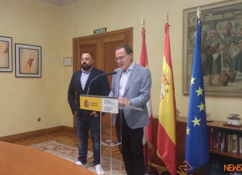 Ferrero en rueda de prensa con el subdelegado del Gobierno
