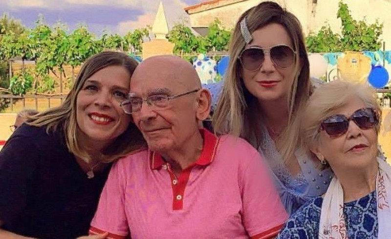 Carmelo, con su mujer Maruja y sus hijas Rocío y Pilar