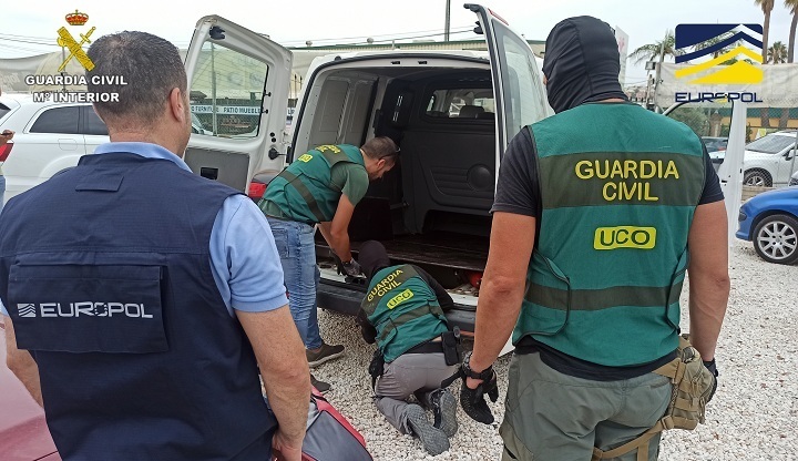 Registro de vehículos en la operación internacional. Fotografía: GC