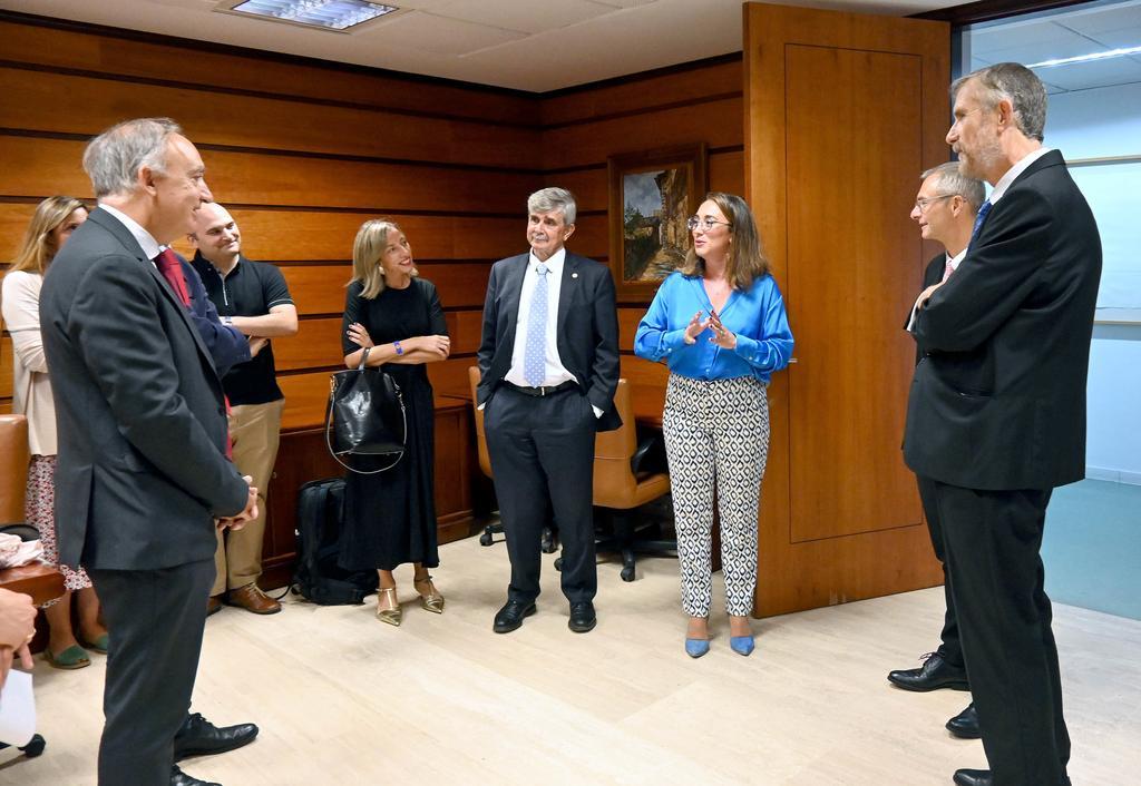 Reunión de la consejera con los rectores