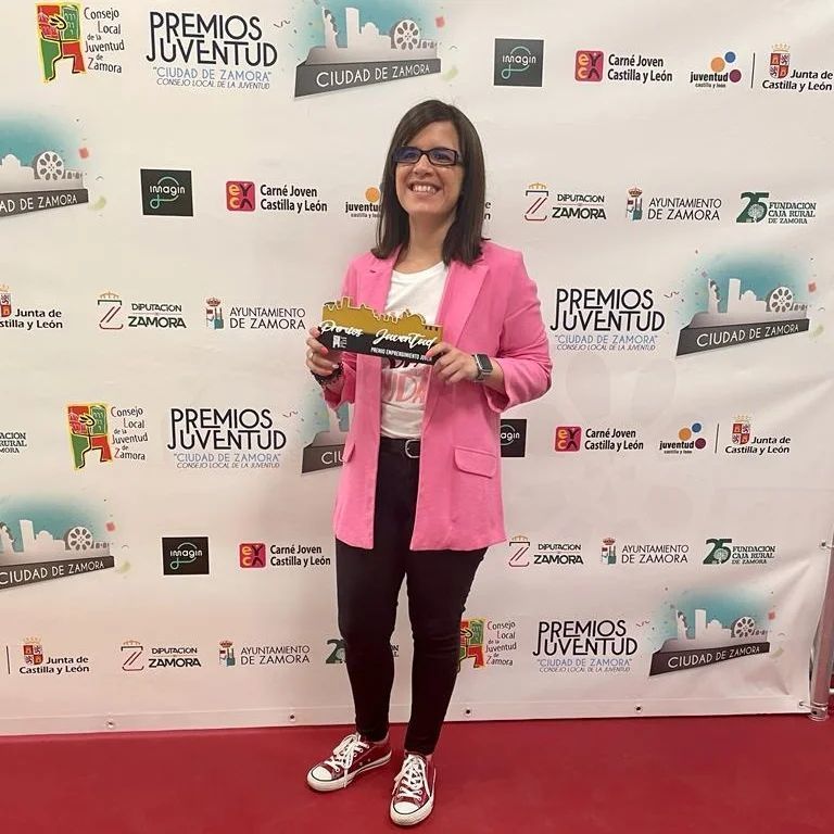 Sandra Alonso, galardonada con el premio "Ciudad de Zamora" en la categoría de emprendedora