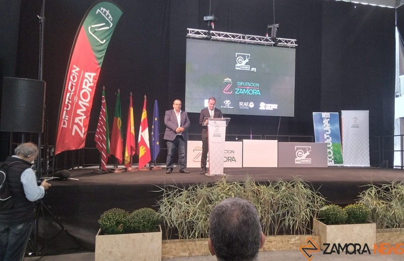 Requejo y Ángel Sánchez inauguran Ecocultura