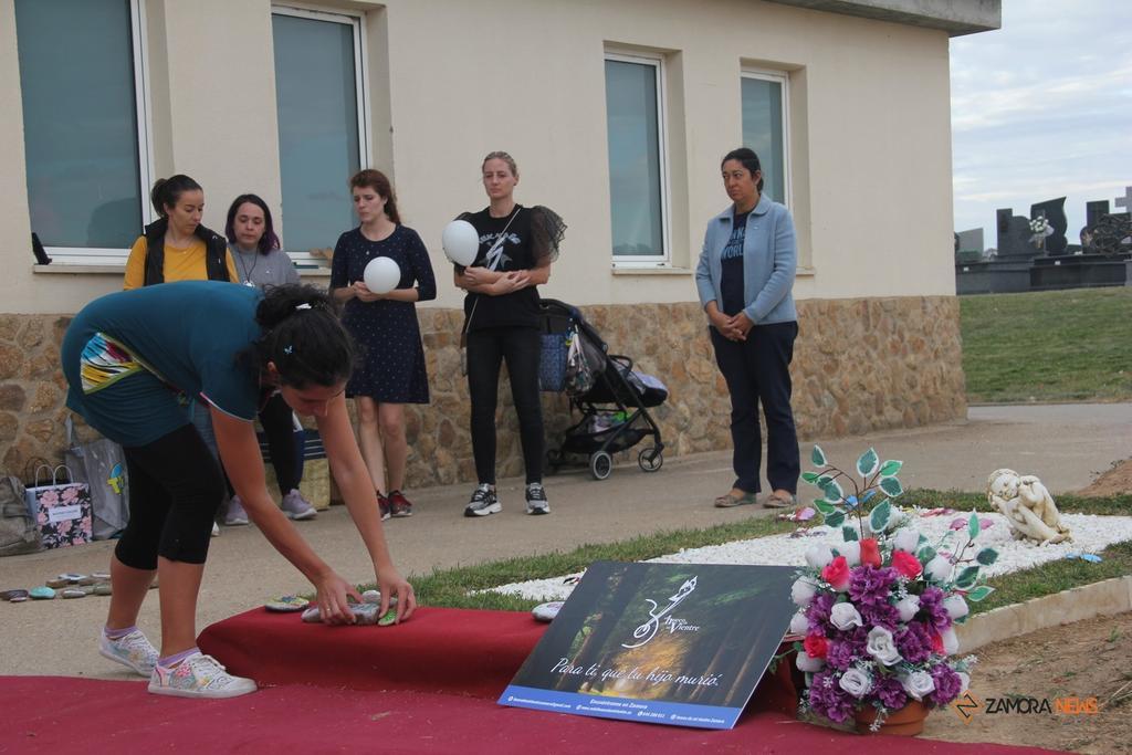 Homenaje a los bebés fallecidos antes o al poco tiempo de nacer