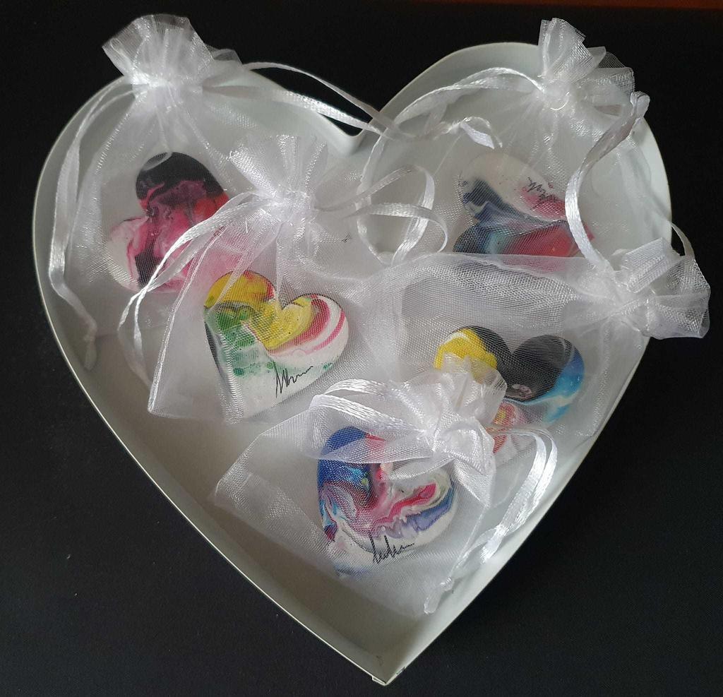 Corazones solidarios para la AECC Zamora por Eva María Lobato
