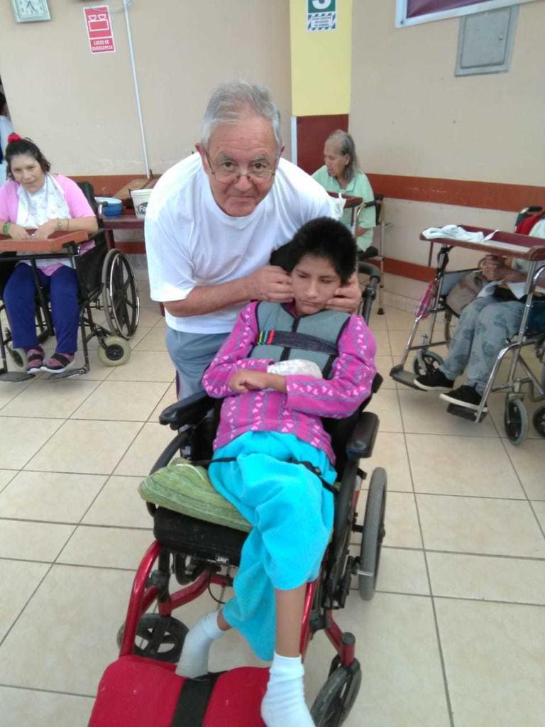 Pedro Rosón durante su misión en el hospital de la Orden de San José de Dios en Perú. Fotografía: CEDIDA