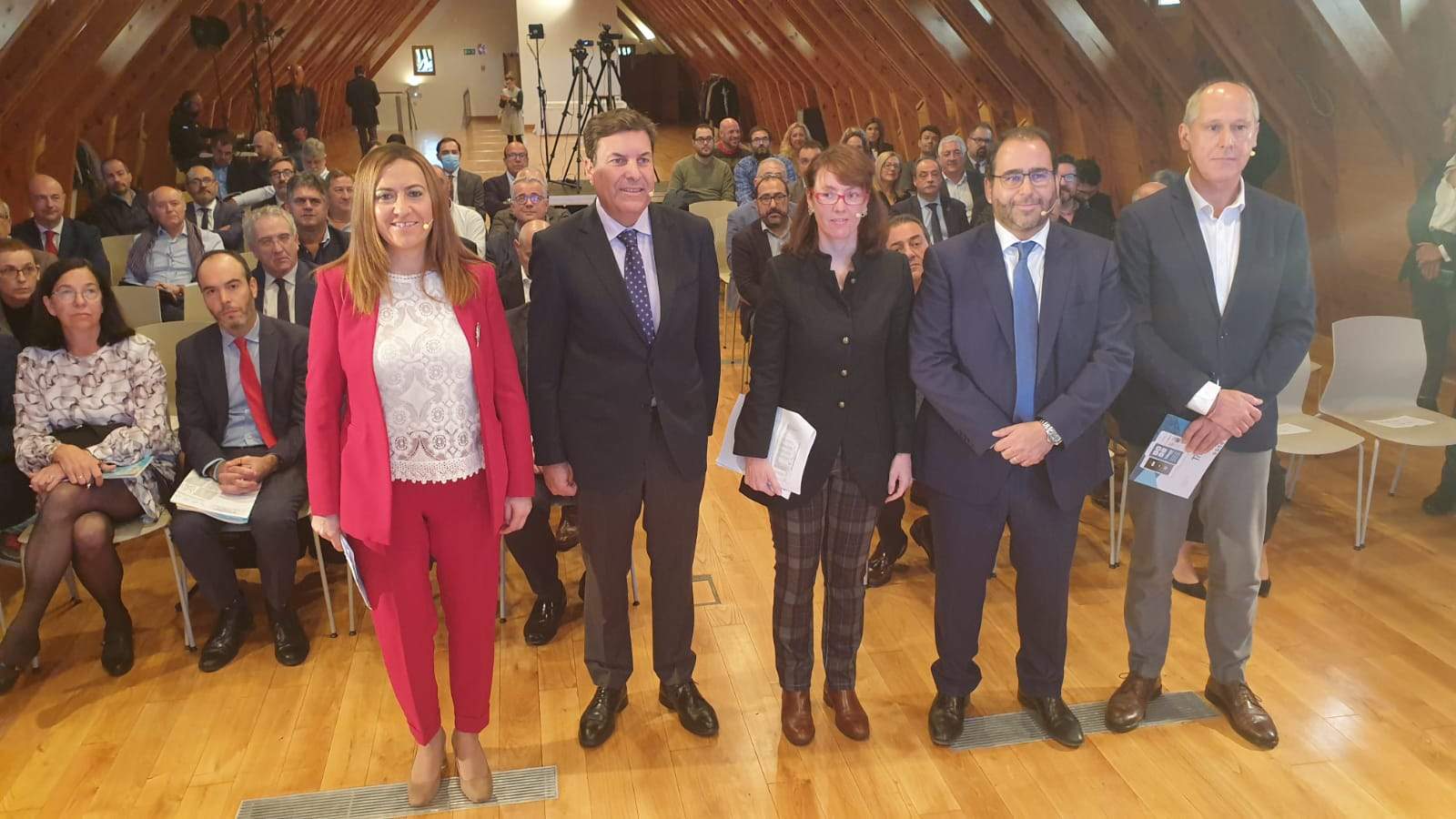 La delegada del Gobierno en Castilla y León, Virginia Barcones, durante la jornada ‘La energía fotovoltaica en Castilla y León’