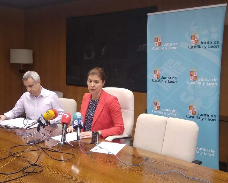 Clara San Damián en rueda de prensa, junto al jefe de Medio Ambiente, Manuel Moreno