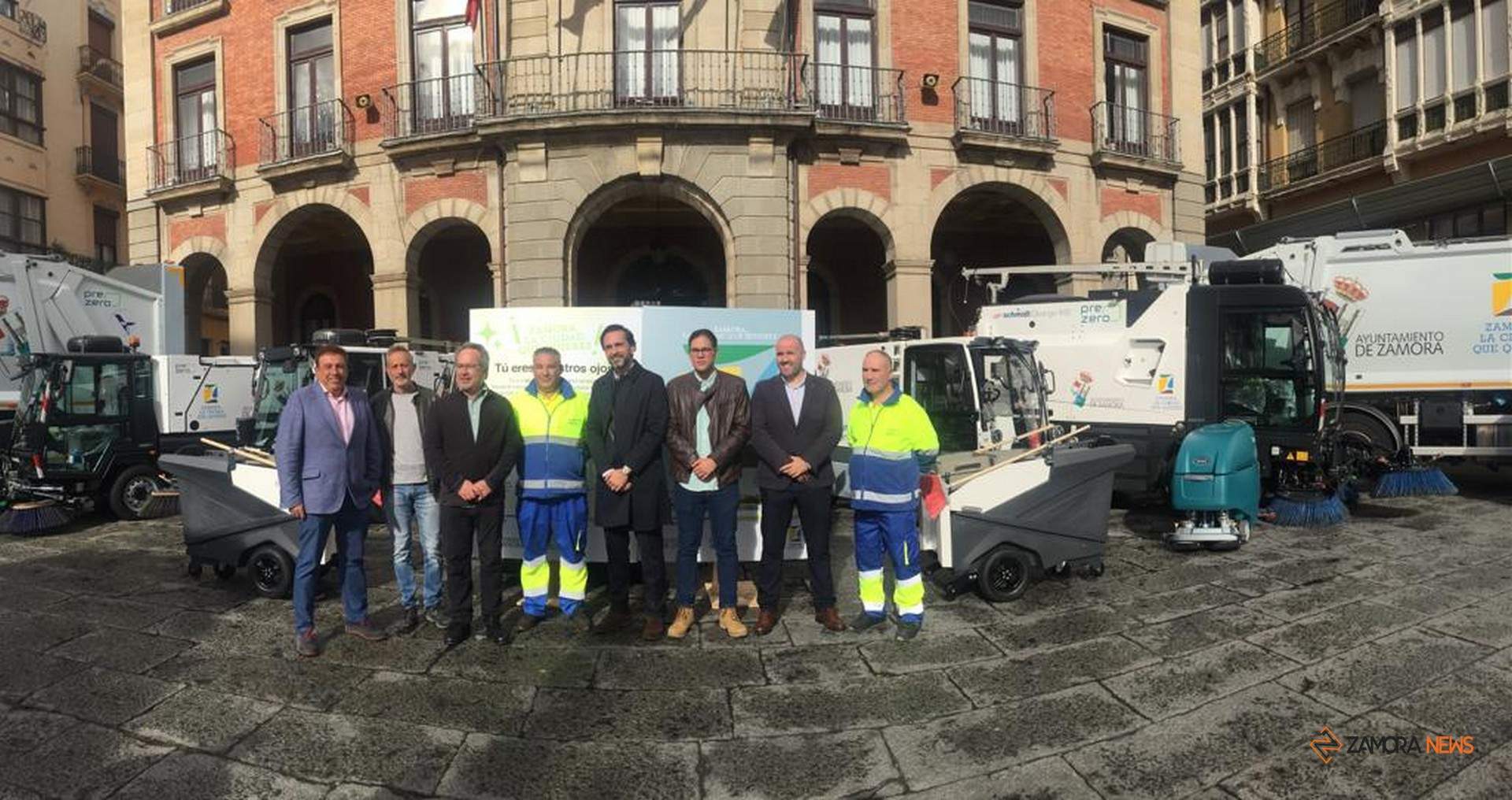 Recogida firmas Presentación del nuevo servicio de de limpieza en Zamora_10