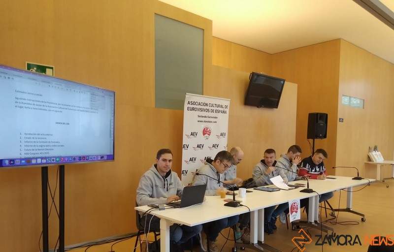 Junta Directiva de la EV en el Teatro Ramos Carrión