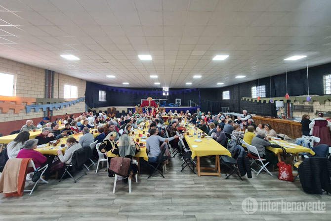 Comida solidaria en Santa Cristina de la Polvorosa. Fotografía: Interbenavente