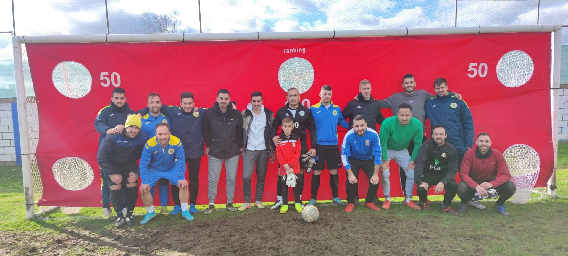 Jugadores del CD Morales del Vino Atlético durante el IV Torneo de Lanzadores y Porteros
