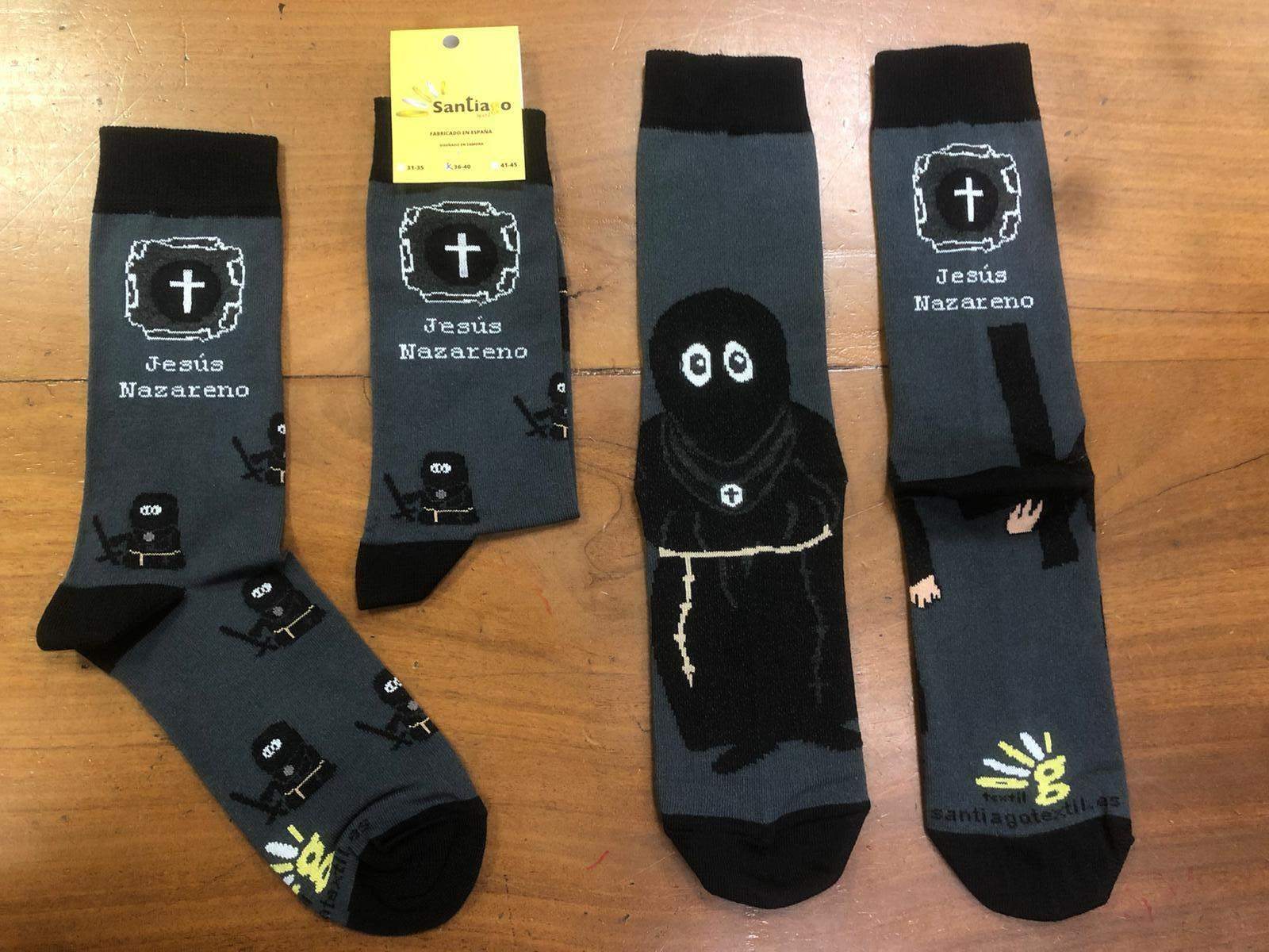 Nuevos modelos de los calcetines sobre la Semana Santa zamorana. Fotografía: Santiago Textil