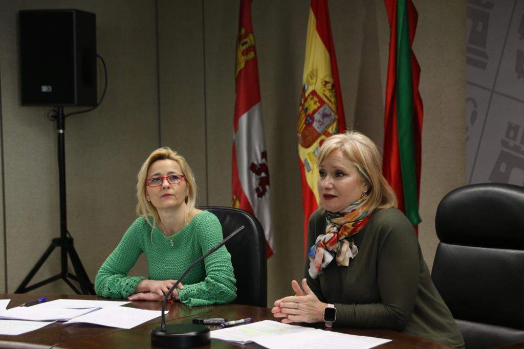 La delegada territorial, Leticia García