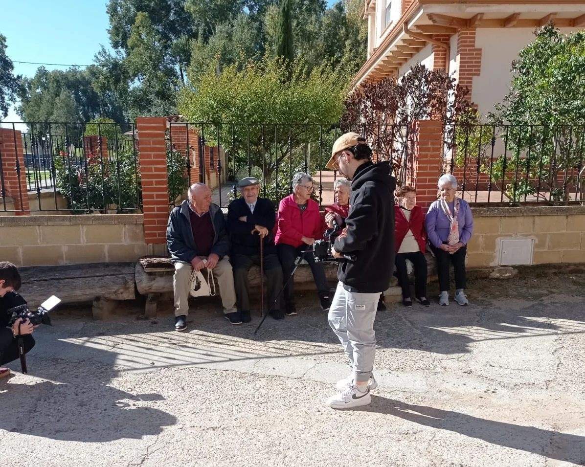 Grabación del videoclip de "Nuestros Campos", en Venialbo. Fotografía: CEDIDA