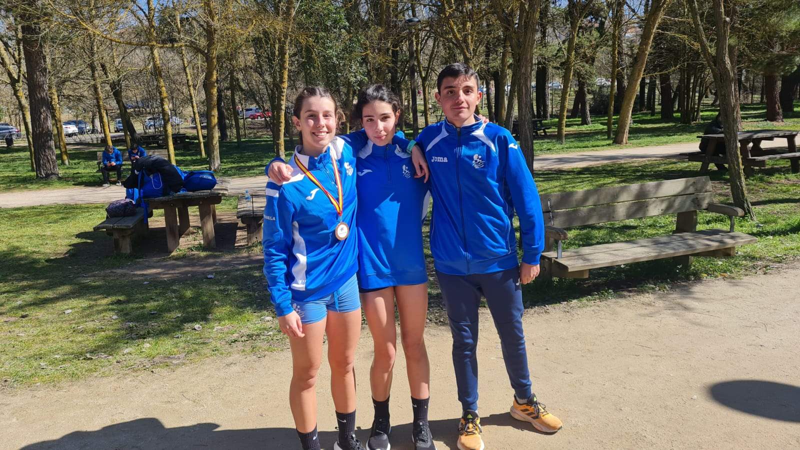 Los atletas del Benavente Atletismo en el Campeonato autonómico de Trail disputado en Valorio