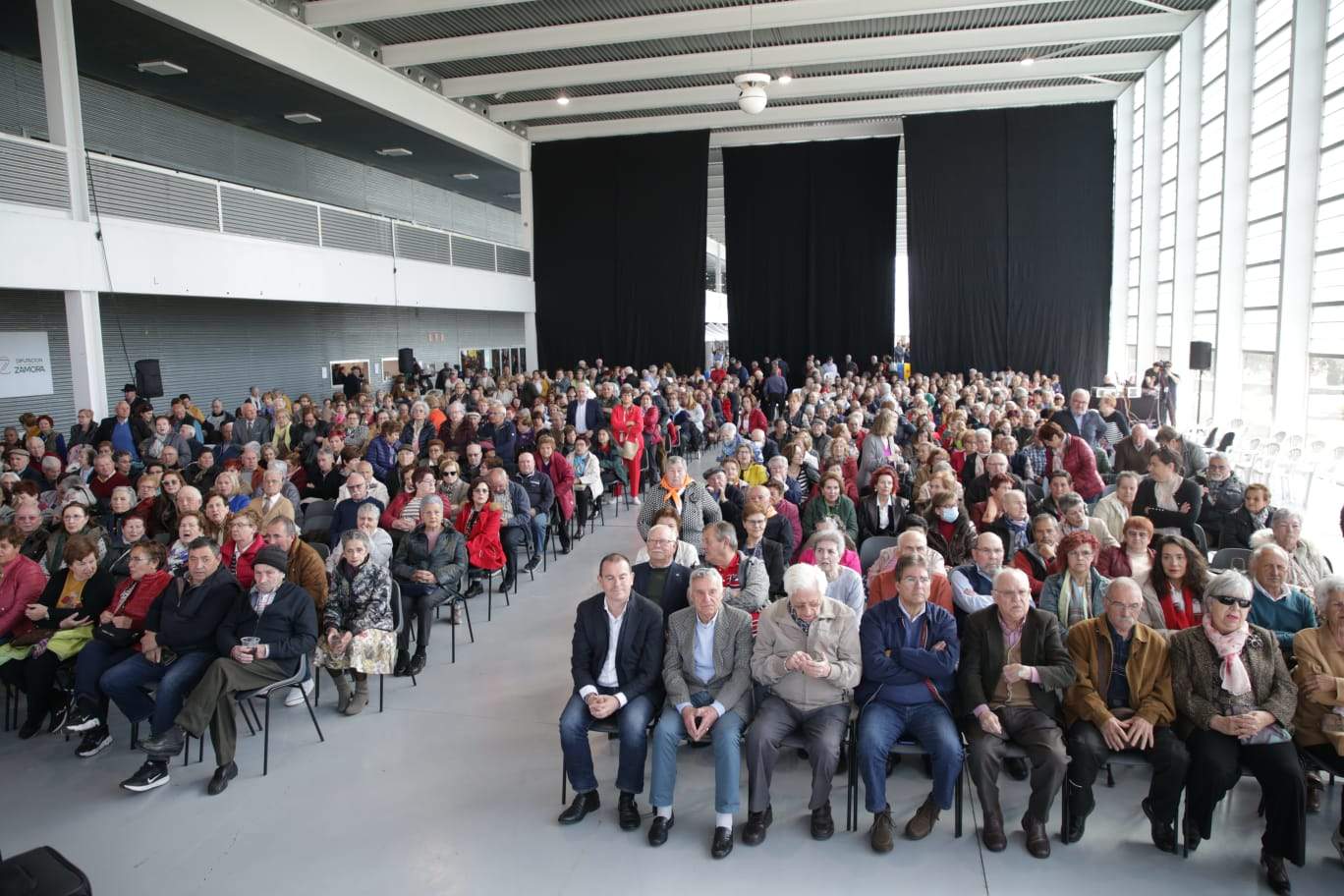 Concentración de asociaciones de jubilados en el recinto ferial de IFEZA