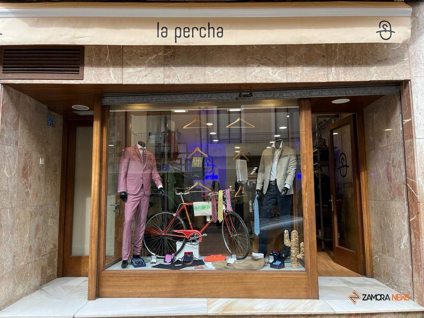Reapertura de la tienda "La Percha" en Toro