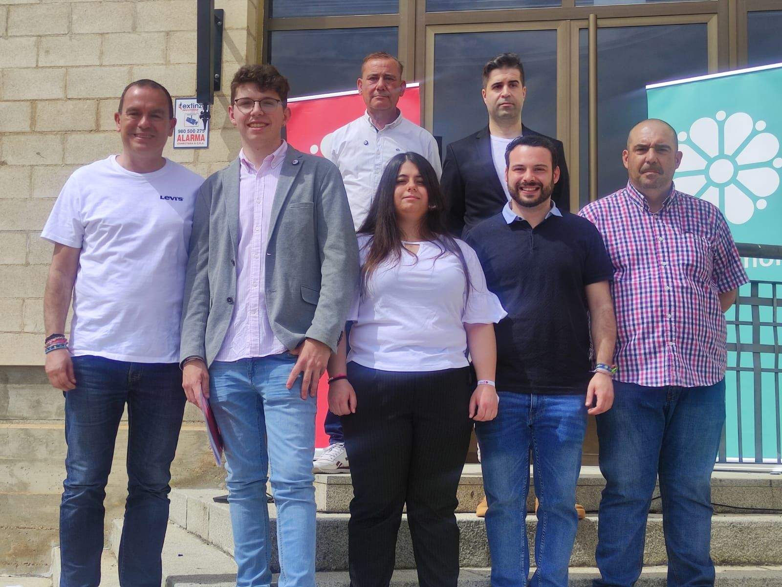 Candidatura de Zamora Sí en Coreses, acompañados por el presidente, Eloy Tomé, y el candidato a la Alcaldía de Zamora, Francisco Requejo