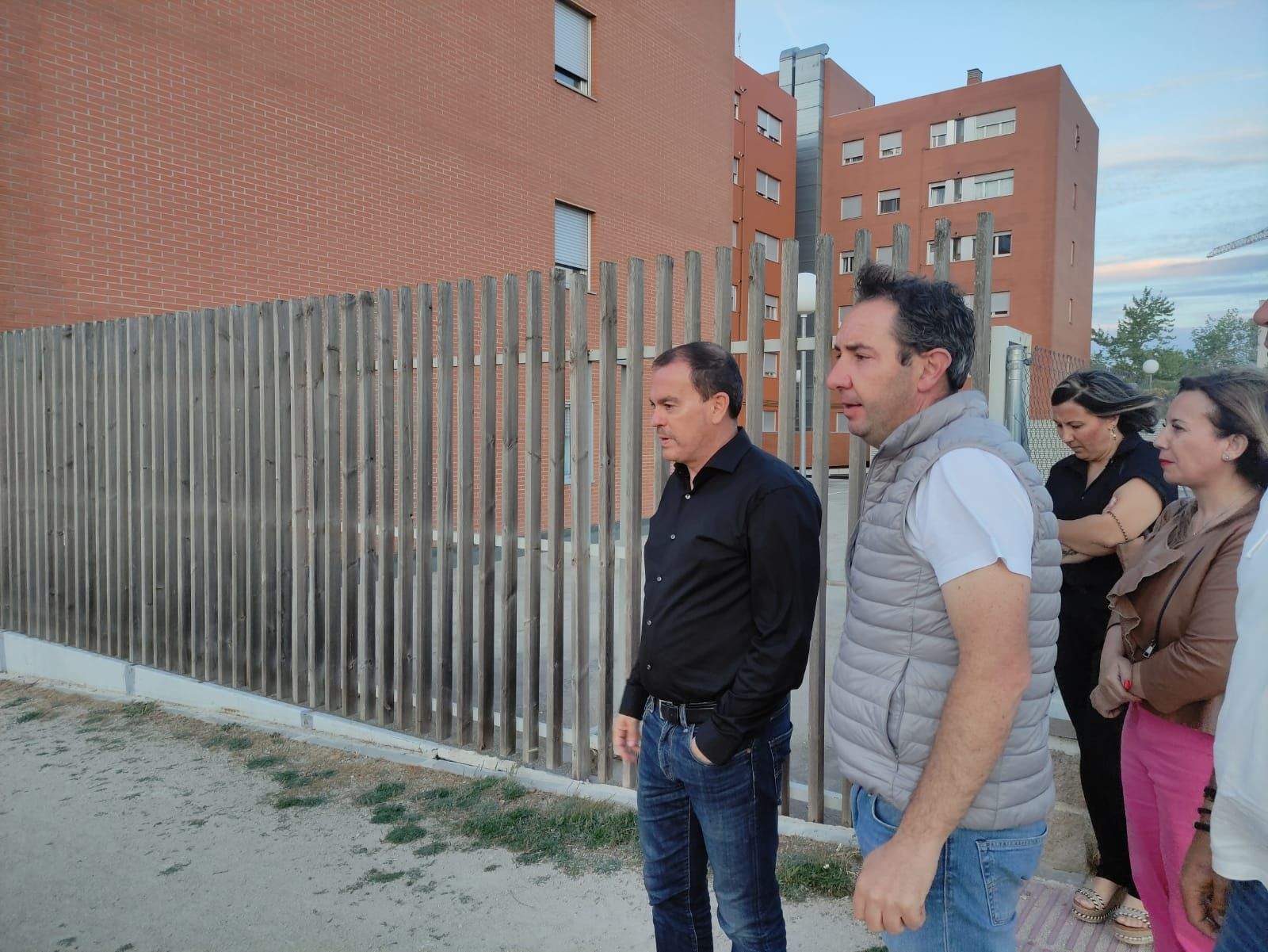 Francisco Requejo, candidato a la Alcaldía de Zamora, visita el barrio de Vista Alegre