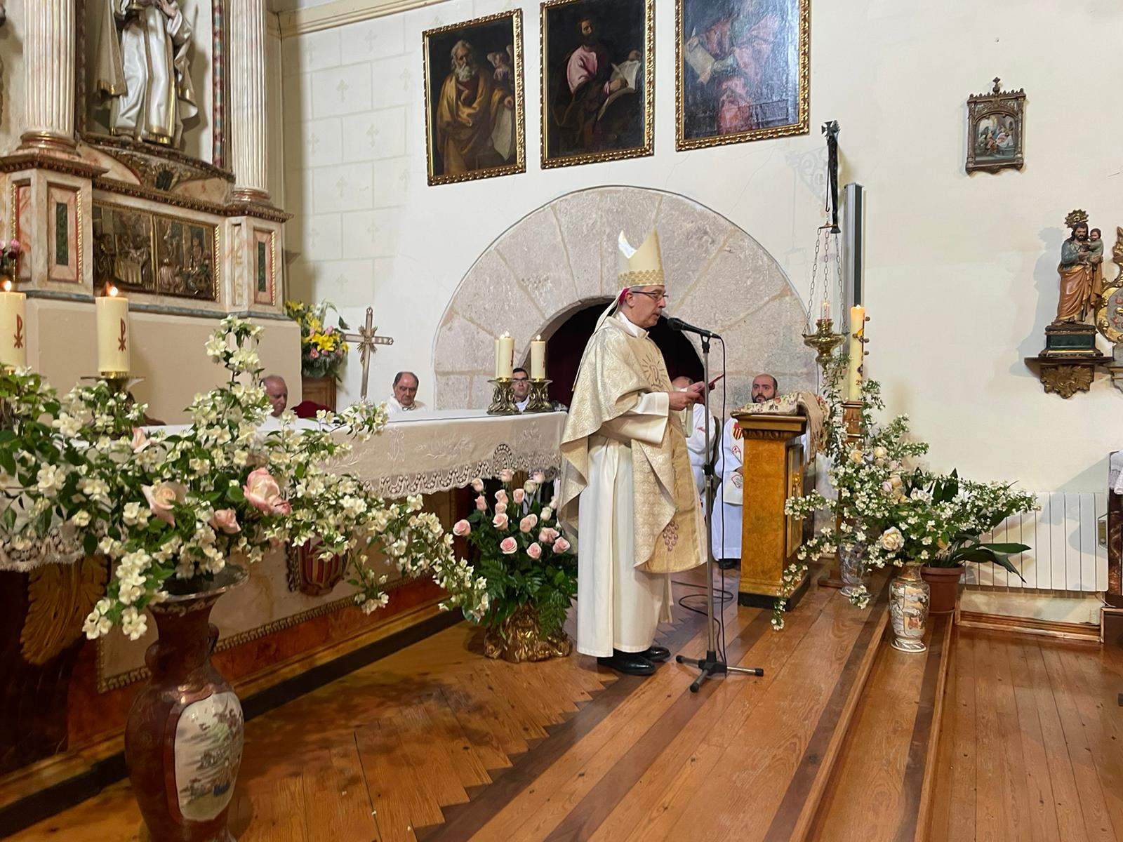 El obispo de Zamora en la eucaristía de bienvenida a las de Toro. Fotografía: Diócesis de Zamora