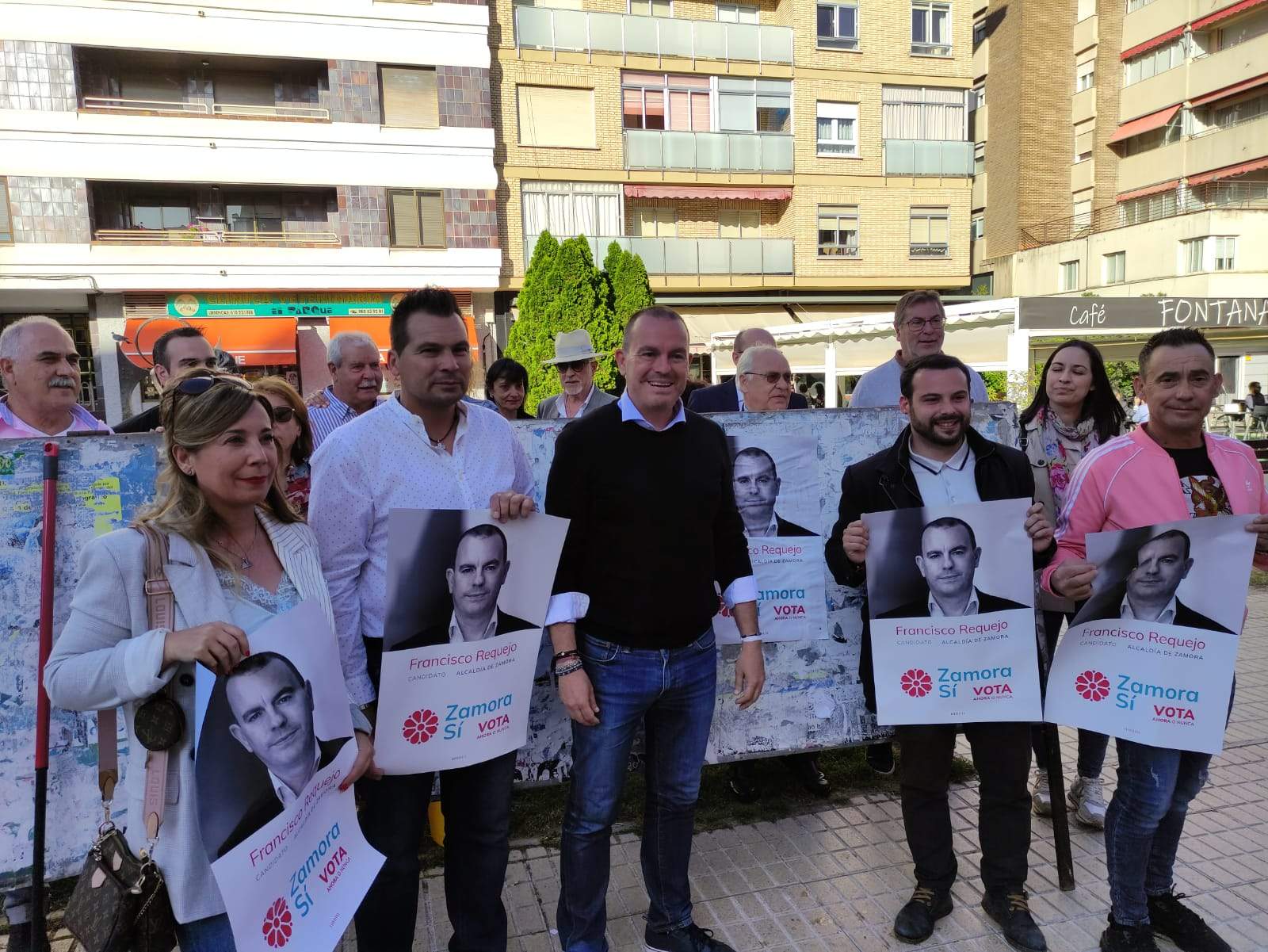 pega cartel Zamora Sí