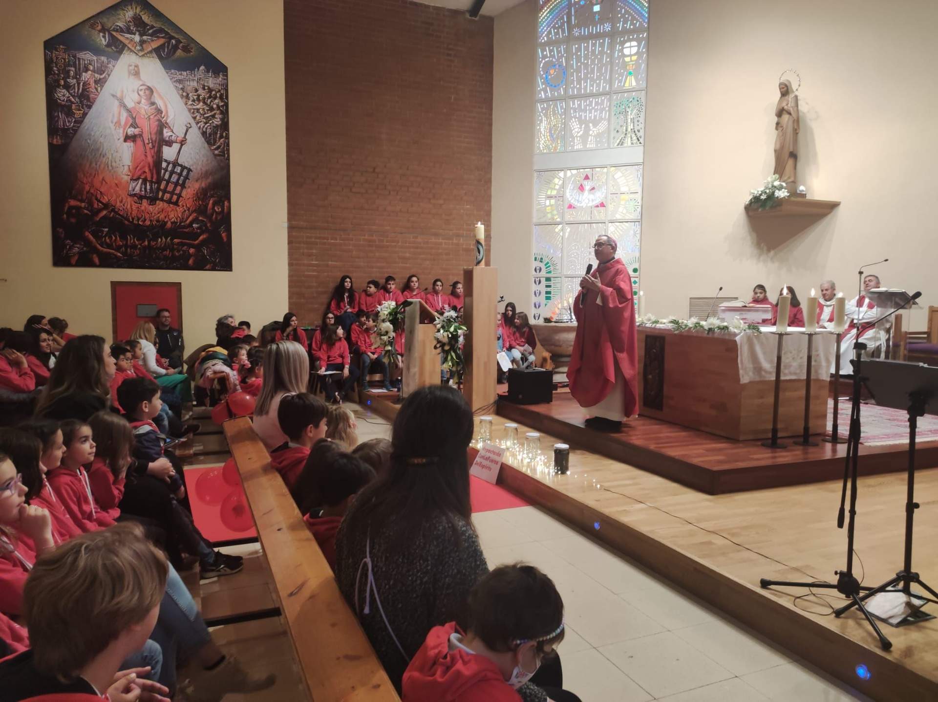 El colegio Trilema Zamora durante la fiesta de Pentecostés. Fotografía: CEDIDA