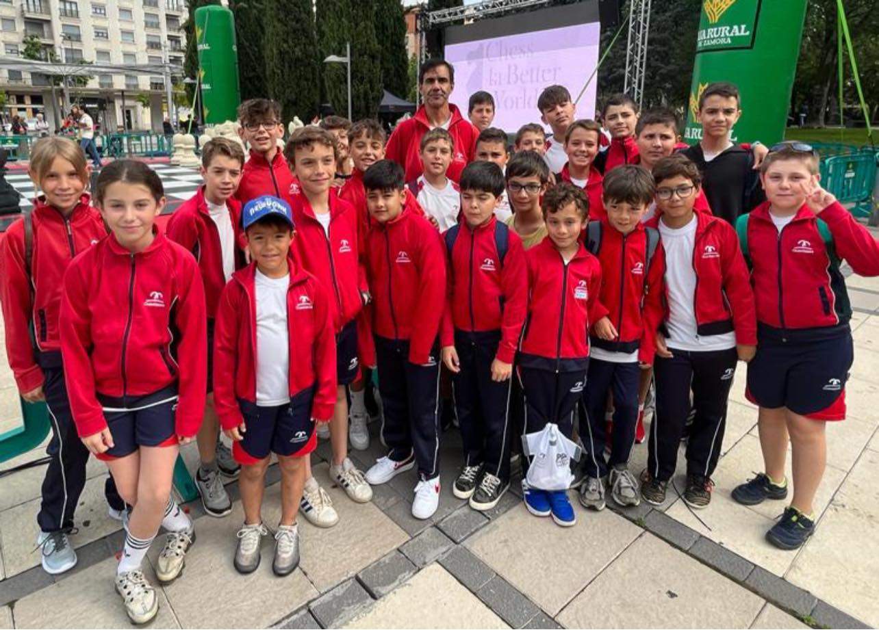 Alumnos del colegio Corazón de María participantes en el torneo escolar de ajedrez. Fotografía: Corazón de María de Zamora