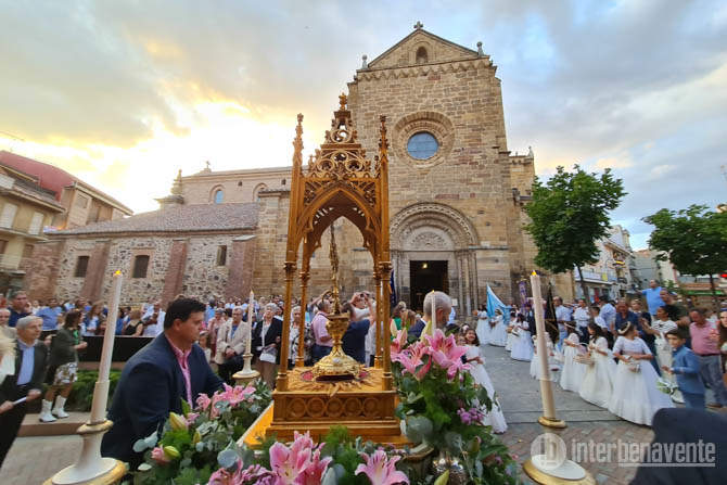 imagen cecida de interbenavente procesion