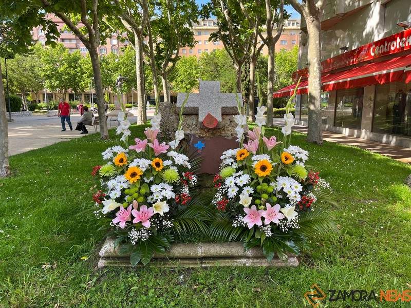 Donantes de sangre ofrenda floral