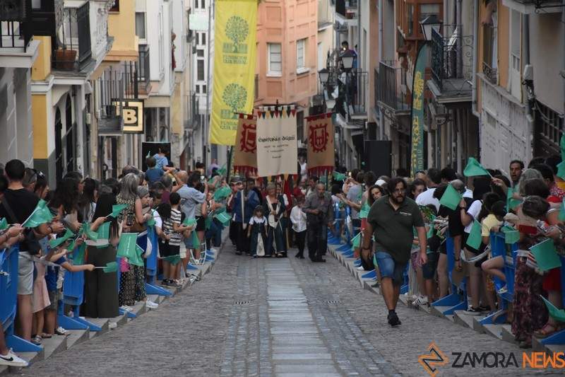 Desfile de gigantes y cabezudos (1)