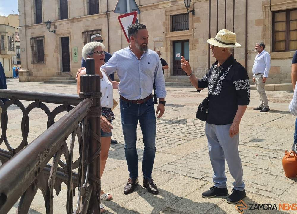 santiago abascal en zamora_tn