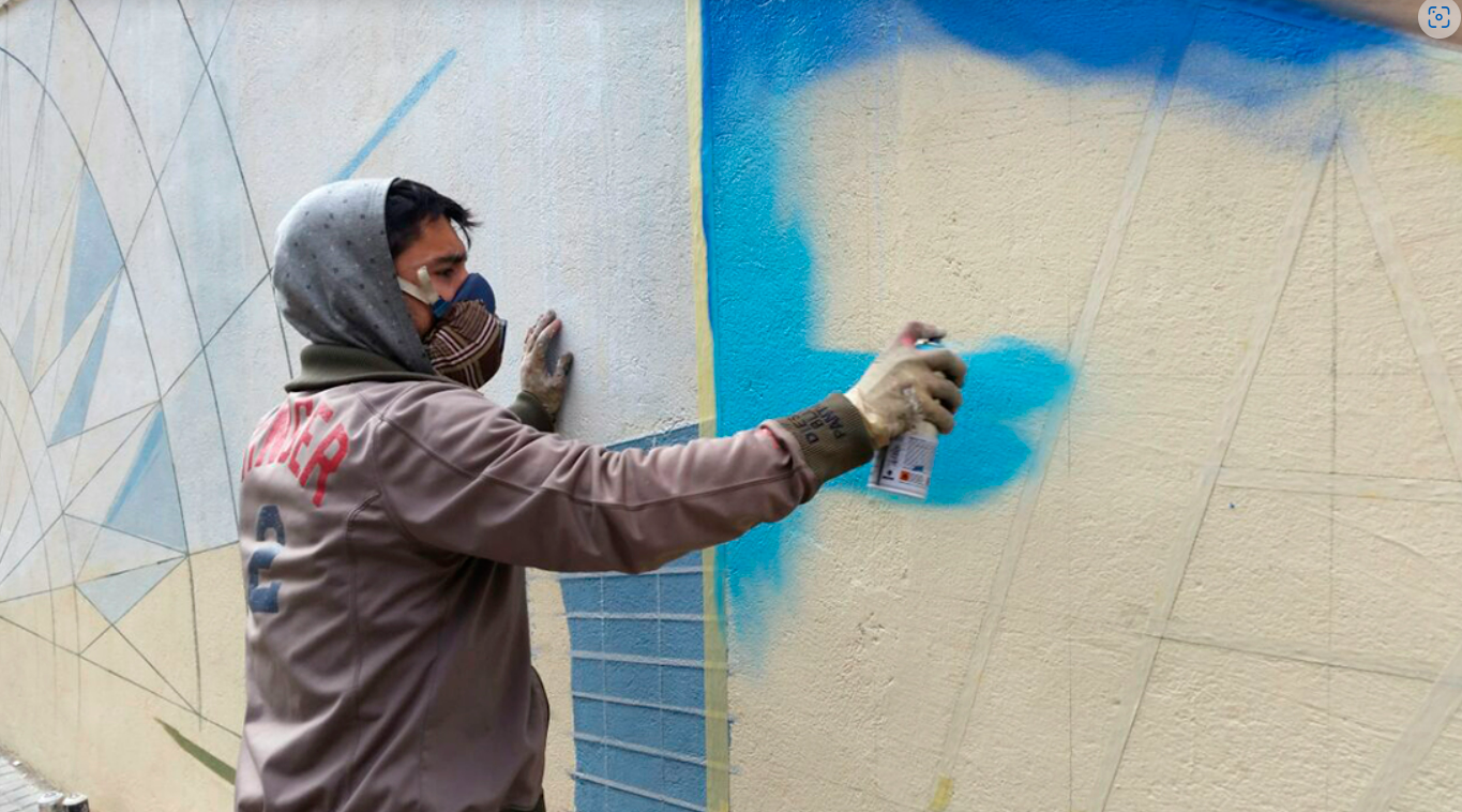 David 'Maker' durante uno de sus trabajos en Zamora. Fotografía: web del artista