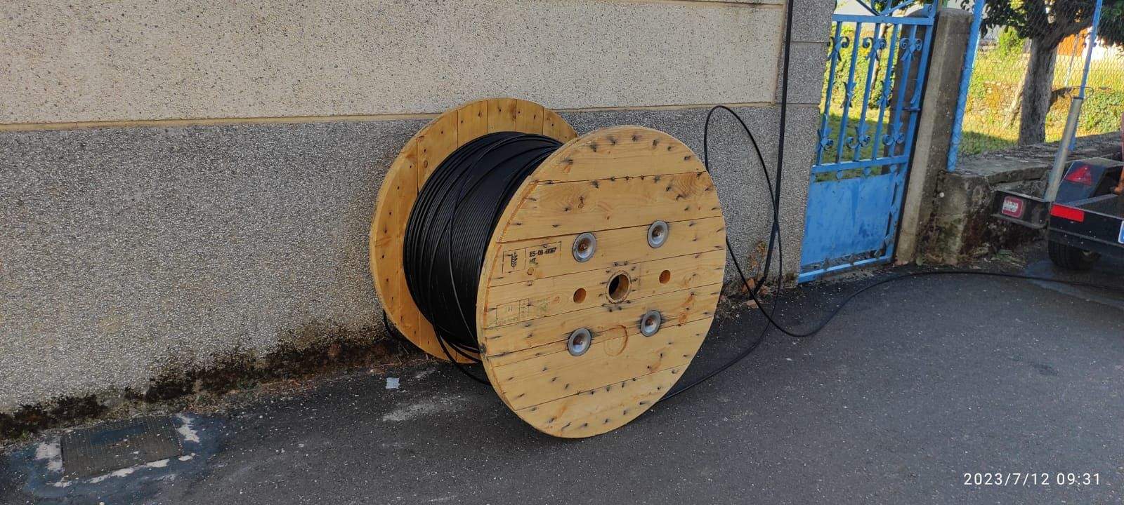 Instalación de la fibra óptica en San Juan del Rebollar